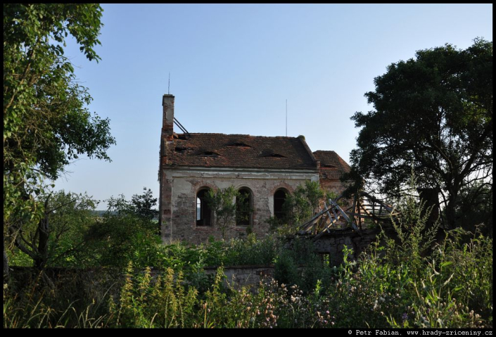 kostel Nanebevzetí Panny Marie a přilehlý hřbitov, Přibenice, 2021, zdroj: Petr Fabian